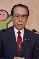 (3)Koizumi retains top aides in LDP